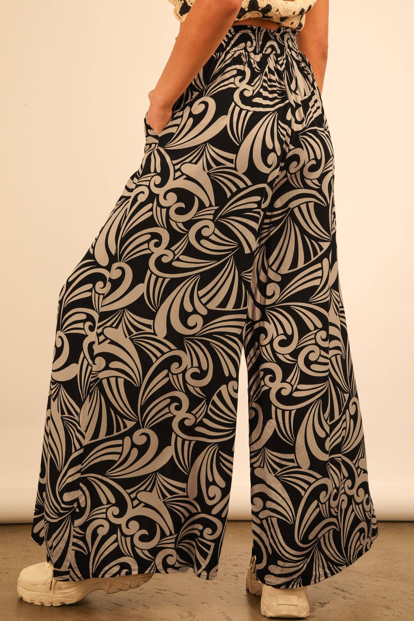 Chloe Printed Wide Leg Long Pants