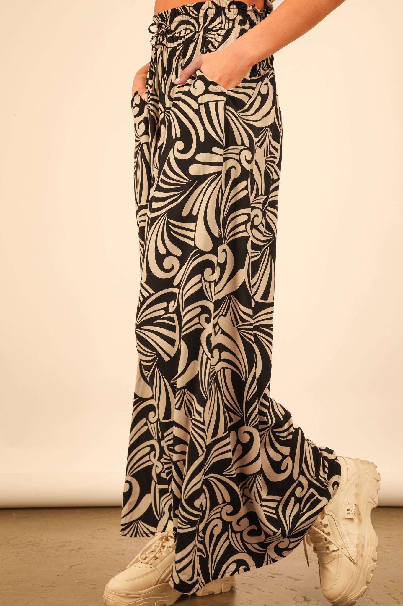 Chloe Printed Wide Leg Long Pants