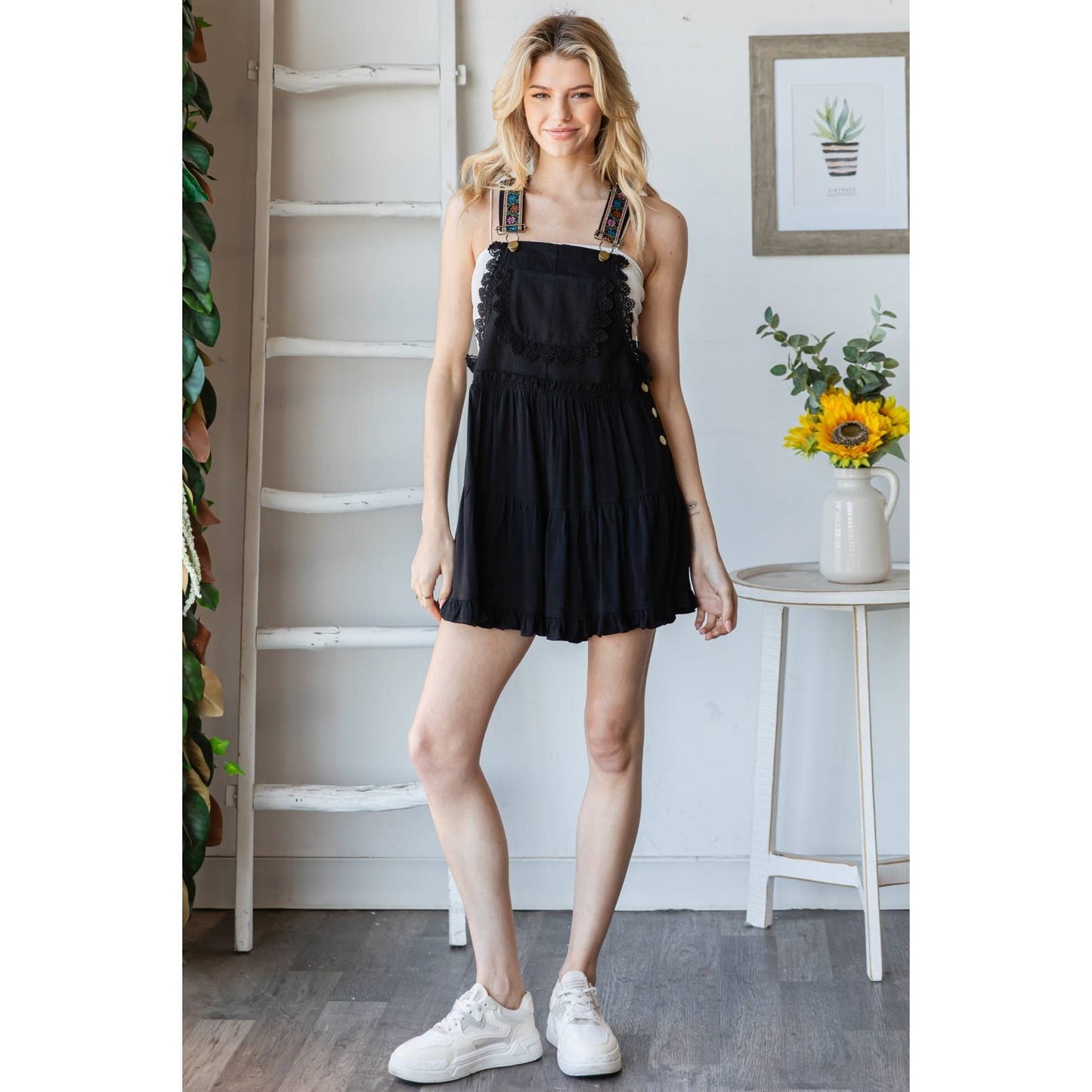EMBROIDERY OVERALL ROMPER