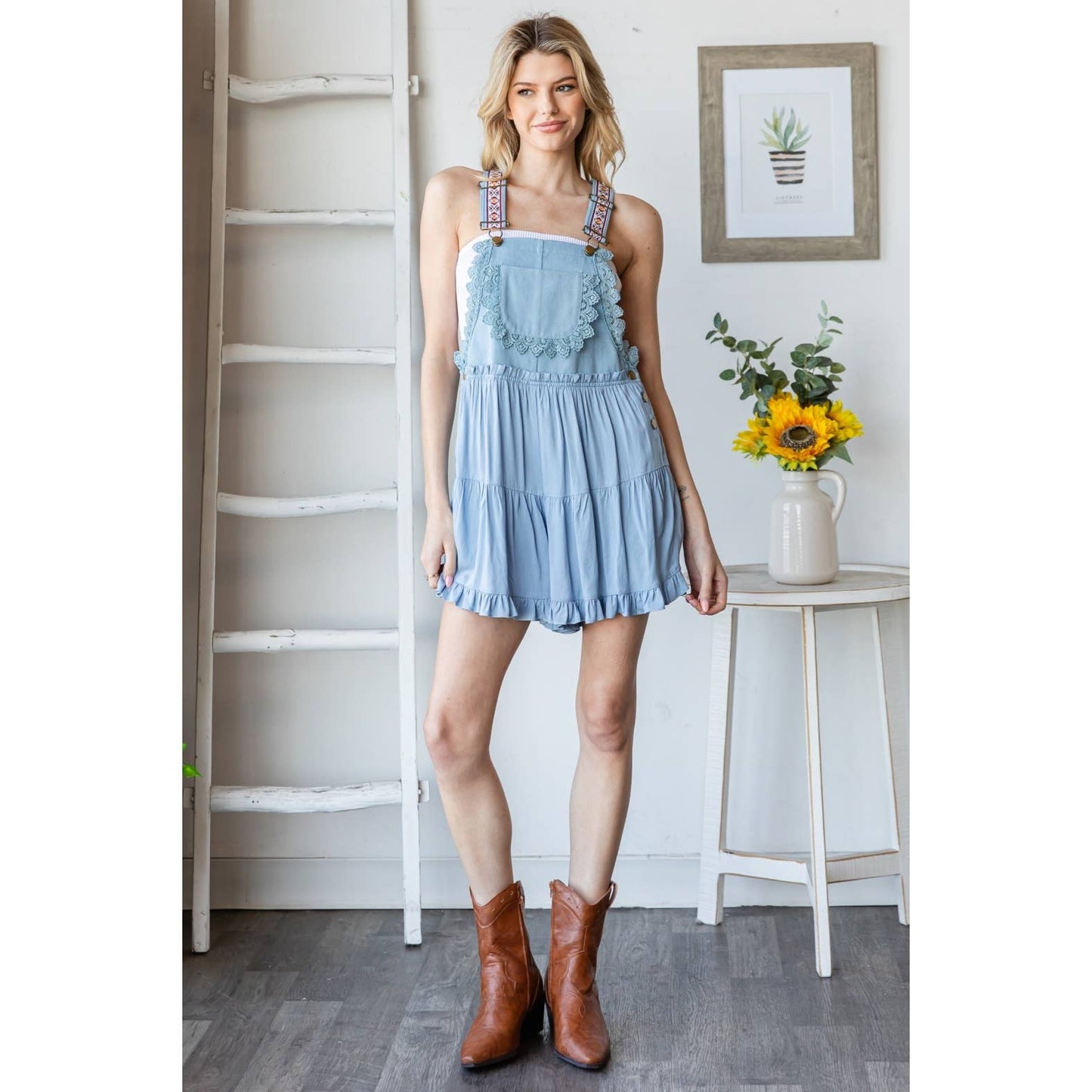 EMBROIDERY OVERALL ROMPER