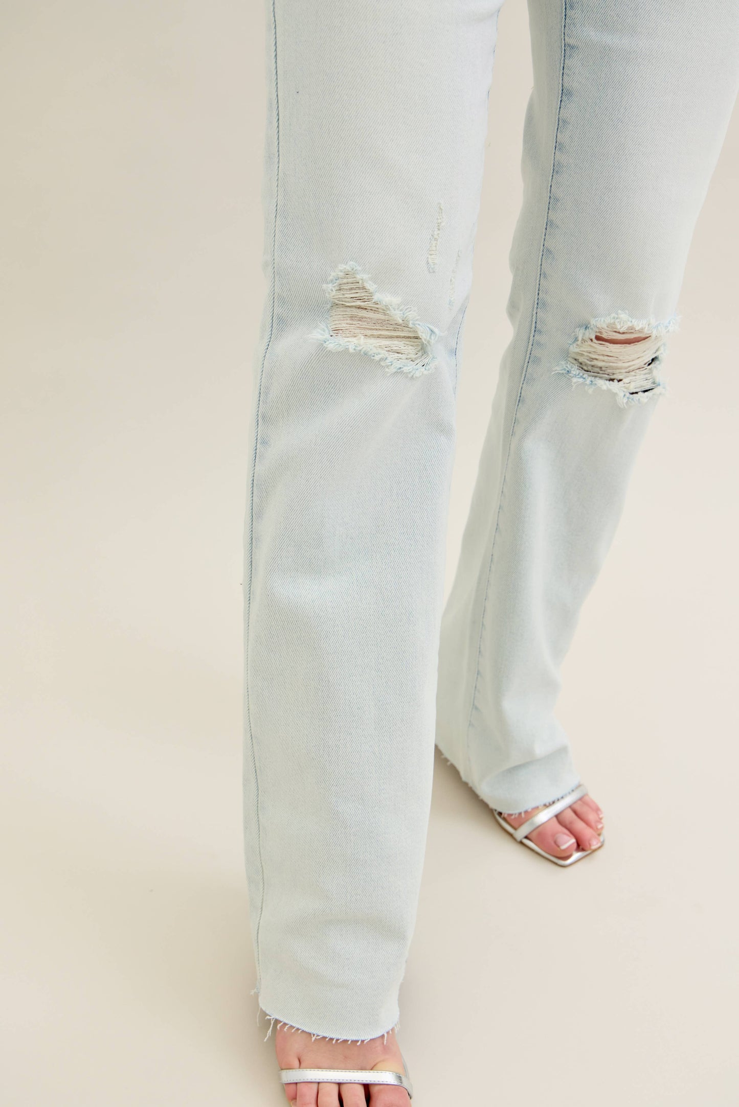 Mid Rise Distressed & Fray Hem Bootcut