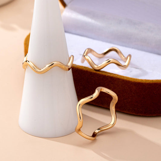 Wavy Knot Gold Ring